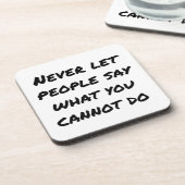 決して人々がプラスチックのコースター懸命と言うことを許さない コースター (左側)