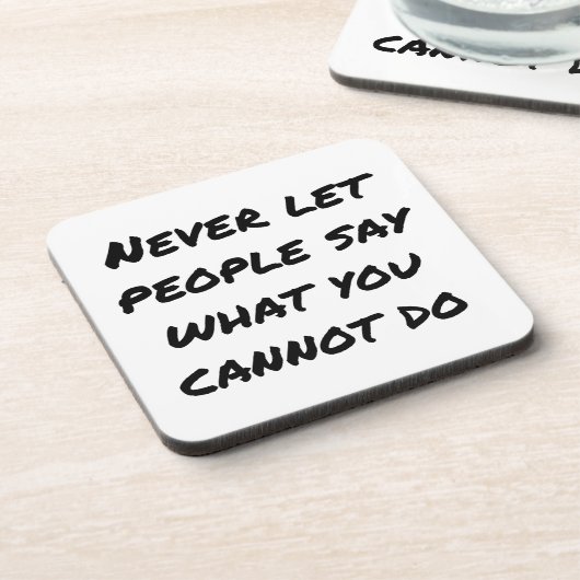 決して人々がプラスチックのコースター懸命と言うことを許さない コースター (左側)