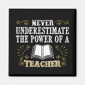 決して先生の力を過小評価しない マグネット (正面)