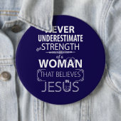 決して女性を信じますイエス・キリストボタンを過少見積りしないで下さい 缶バッジ (インサイチュ)