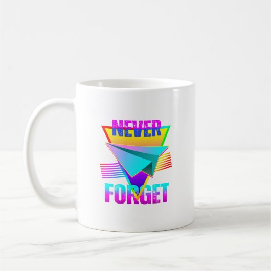 決して忘れない紙飛行機 コーヒーマグカップ (左)