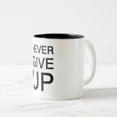 決して磁器のマグをあきらめないで下さい ツートーンマグカップ (正面右)