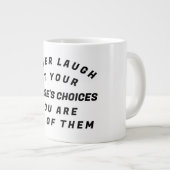 決して笑わない ジャンボコーヒーマグカップ (正面右)