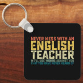 決して英語の先生を使わない キーホルダー (正面)