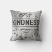 決して親切にすることは灰色の水の色を無駄にする クッション (正面)