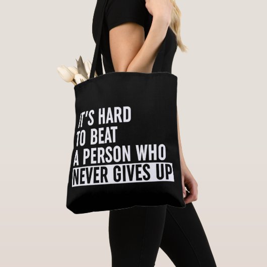 決して起きない人をビートするのは懸命与えだ トートバッグ (クローズアップ)
