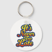 決して遅すぎることはない キーホルダー (裏面)