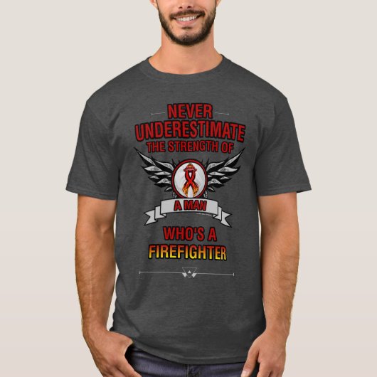 決して過小評価/男…消防士 Tシャツ (正面)