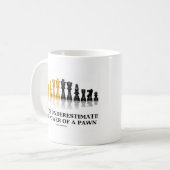 決して過少見積りしないで下さい担保(チェス)の力を コーヒーマグカップ (正面左)