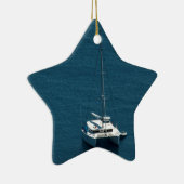 沖合いに繋ぎ止められるカタマラン セラミックオーナメント (右)