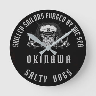 沖縄の塩辛い犬 ラウンド壁時計