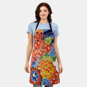 沖縄日本の染料（紅型） エプロン (着用した状態)