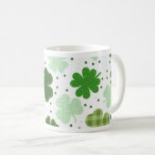 沢山のシャムロックSt. Patricks日 コーヒーマグカップ (正面右)
