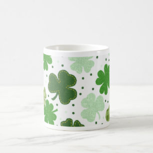 沢山のシャムロックSt. Patricks日 コーヒーマグカップ