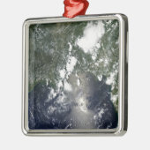 油が北東に広がる メタルオーナメント (左)