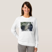 油の縞模様とリボンの衛星ビュー Tシャツ (正面フル)