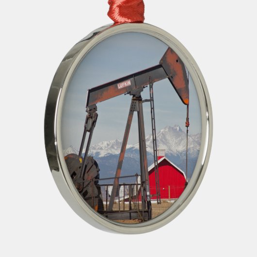 油井のPumpjackの赤い納屋はピーク憧れ、 メタルオーナメント (右)