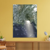 油流出の衛星表示 キャンバスプリント (インサイチュ (リビング))