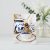 油絵を描エフェクトチックとティーカップin Studio ポストカード (スタンド正面)