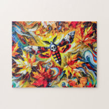 油Pの紅葉を持つ死の頭のホーク