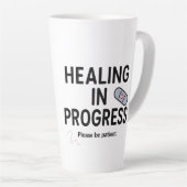 治癒の進行中 – マグカップ (右アングル)
