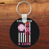 治癒消防士の米国国旗の乳がんの闘い キーホルダー (正面)