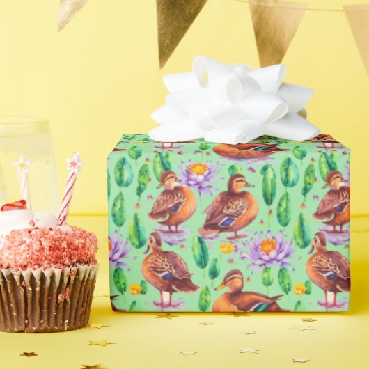 沼の模様の青い翼のティール（緑がかった色）のアヒル ラッピングペーパー (誕生日パーティー)