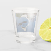 沼の水 – 物に恵む – ガラス ショットグラス (裏面)