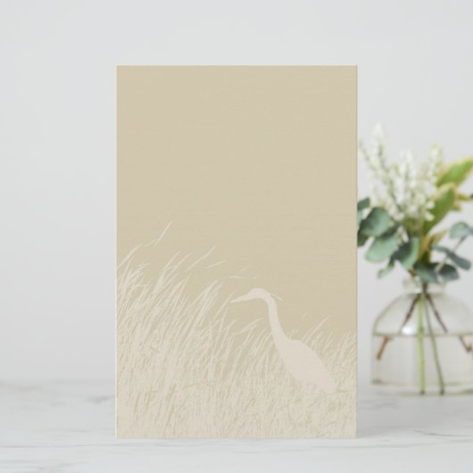 沼の草素晴らしの青いヘロンのシルエット 便箋 (スタンド正面)