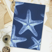 沿岸のシックなビーチの素朴な青い航海のヒトデ 薄葉紙