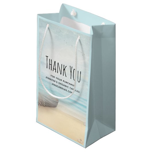 沿岸のビーチシーンと魚釣りボート事業 スモールペーパーバッグ (正面アングル)