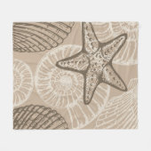 沿岸の海洋生物ヒトデとベージュの貝殻 フリースブランケット (正面(横))