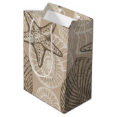 沿岸の海洋生物ヒトデとベージュの貝殻 ミディアムペーパーバッグ (裏面アングル)