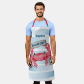 沿岸カニ |ブルー&ホワイトストライプビーチハウス エプロン (着用した状態)