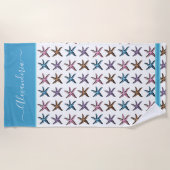 沿岸ティール（緑がかった色）青ピンク紫ヒトデ ビーチタオル (正面)