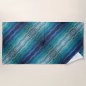 沿岸ビーチ塩辛い波オンブラック ビーチタオル (正面)