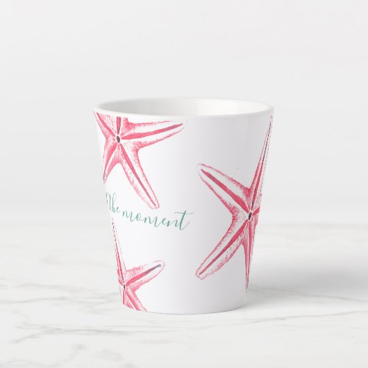 沿岸ピンクのヒトデの水彩画 カフェラテマグ (正面)