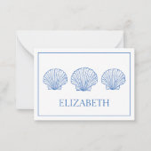 沿岸名門私立校風のの青と白のパーソナライズされた貝殻 ノートカード (正面)