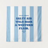 沿岸女性のカーボーイウェスタンしゃれているブルーカバナストライプ タペストリー (正面)