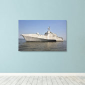 沿岸戦闘船の独立進行中 キャンバスプリント (インサイチュ (ウッドフロア))