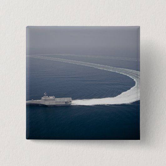 沿岸戦闘艦の独立4 缶バッジ (正面)