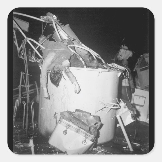 沿岸警備隊の船員が戦闘時に死亡した。 スクエアシール (正面)