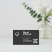 法の衡平性を象徴する弁護士のQRコード 名刺 (スタンド正面)