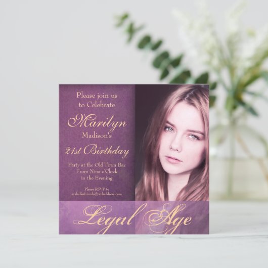 法定年齢の第21誕生日のエレガントな紫色のグランジ 招待状 (スタンド正面)