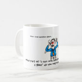 法廷記者が(人の)コーヒーを攻撃する時おもしろい コーヒーマグカップ (正面左)