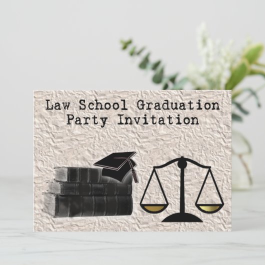 法律学校の卒業のパーティの招待状は本をはかりで測ました 招待状 (スタンド正面)