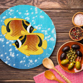 泡状の水の中のタヌキの一対 カッティングボード