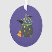 泡立つ大釜を覗く可愛い魔女のカラス オーナメント (正面)