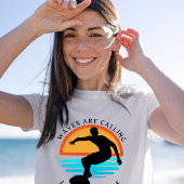 波が呼び出している私はサーフヴィンテージグラフィックに行かなければならない Tシャツ