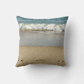 波と足跡 –  クッション (裏面)